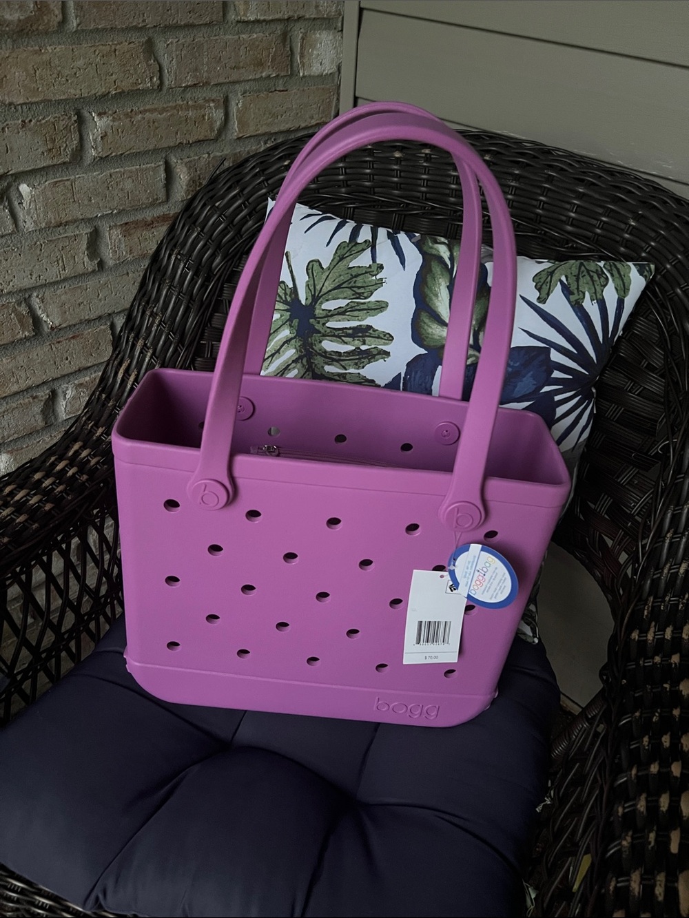 NWT BOGG BAG Tote in light purple. Inside zip pouch